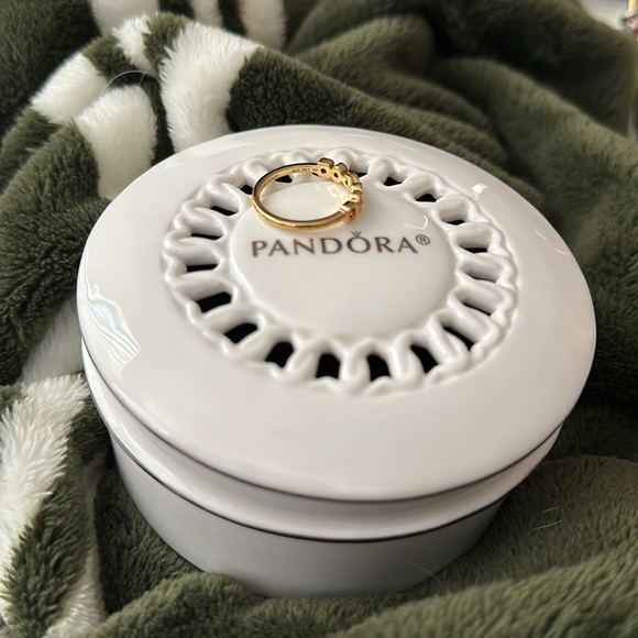 Pandora Marvel Avengers Infinity Stones Ring - Picture 2 of 2